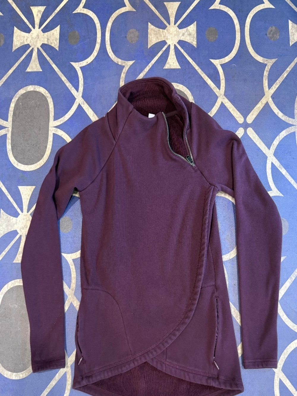 Athleta Sweatshirt Top